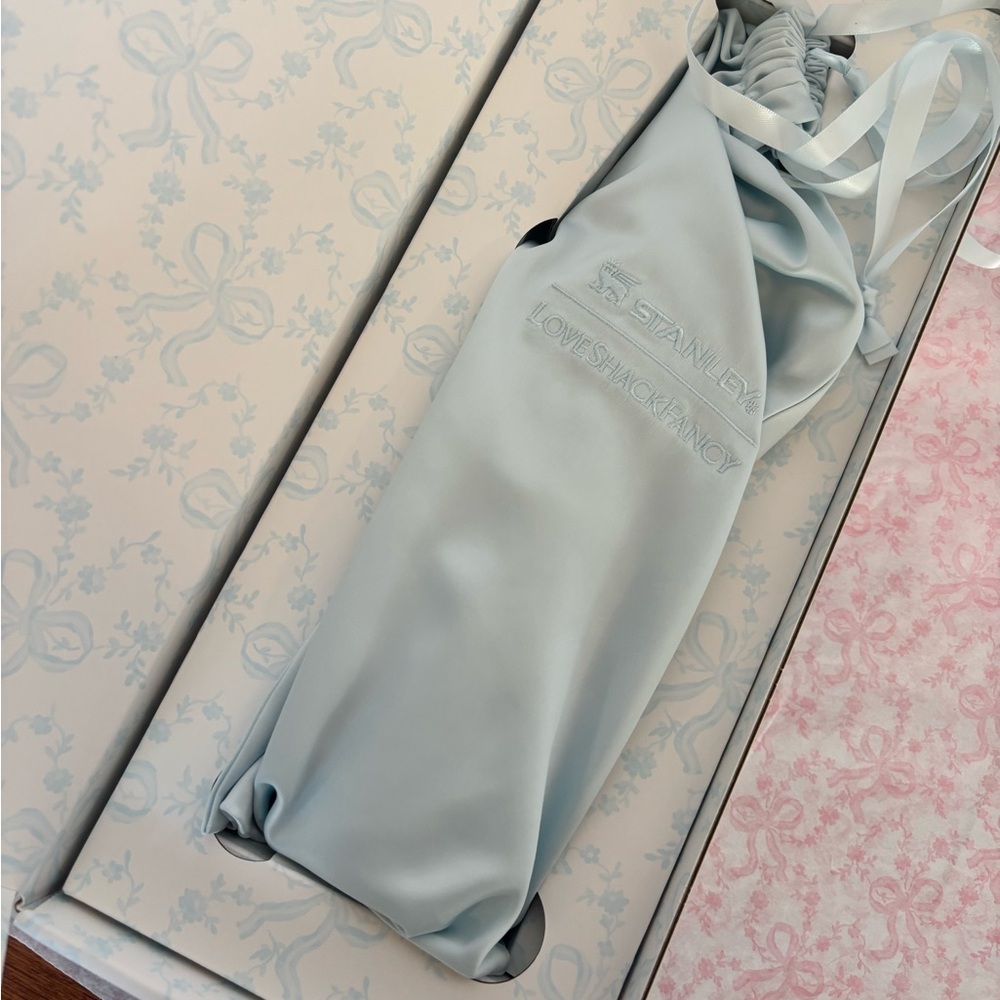 Stanley x LoveShackFancy all day slim bottle 34oz coquette bow winter ice Blue - Picture 6 of 7